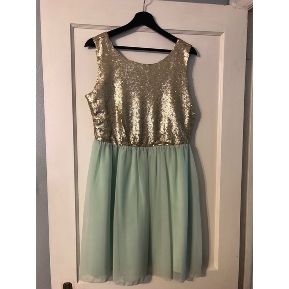 Maison Jules Dresses & Skirts - Maison Jules size XL gold sequin & mint dress